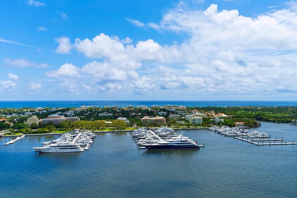 BRISTOL CONDO - Residential