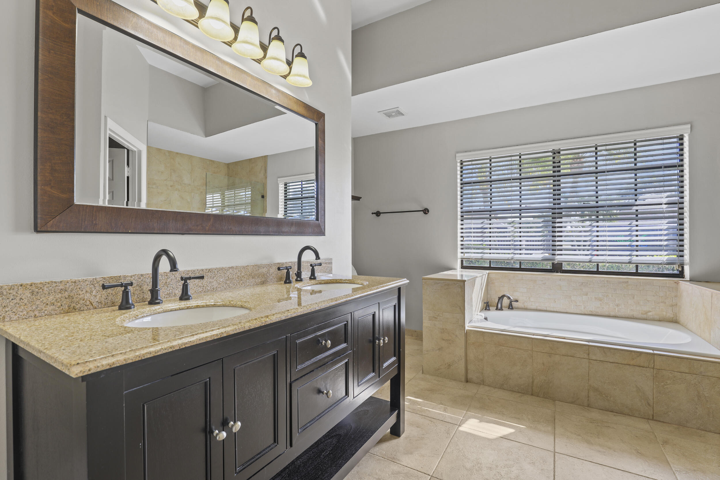 WOODS WALK 2 - Residential