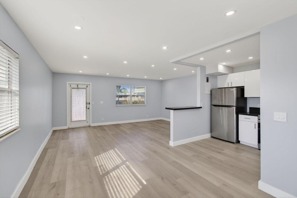 KINGS POINT MONACO CONDOS - Residential