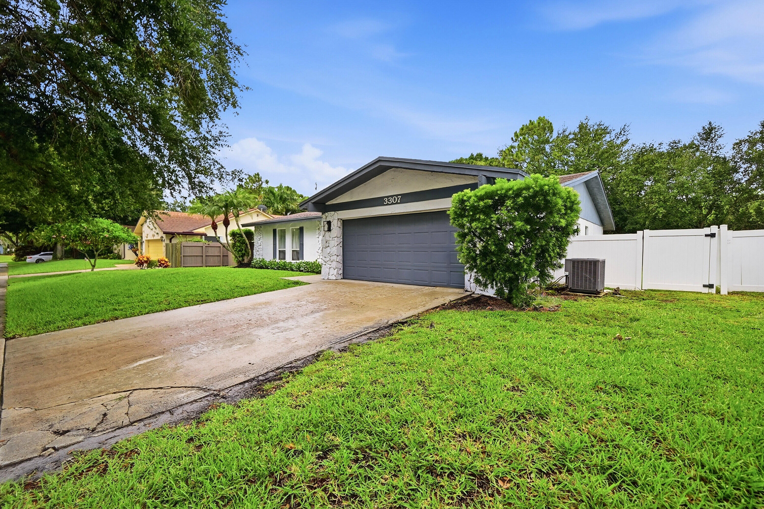 BOCA MADERA UNIT 2 - Residential