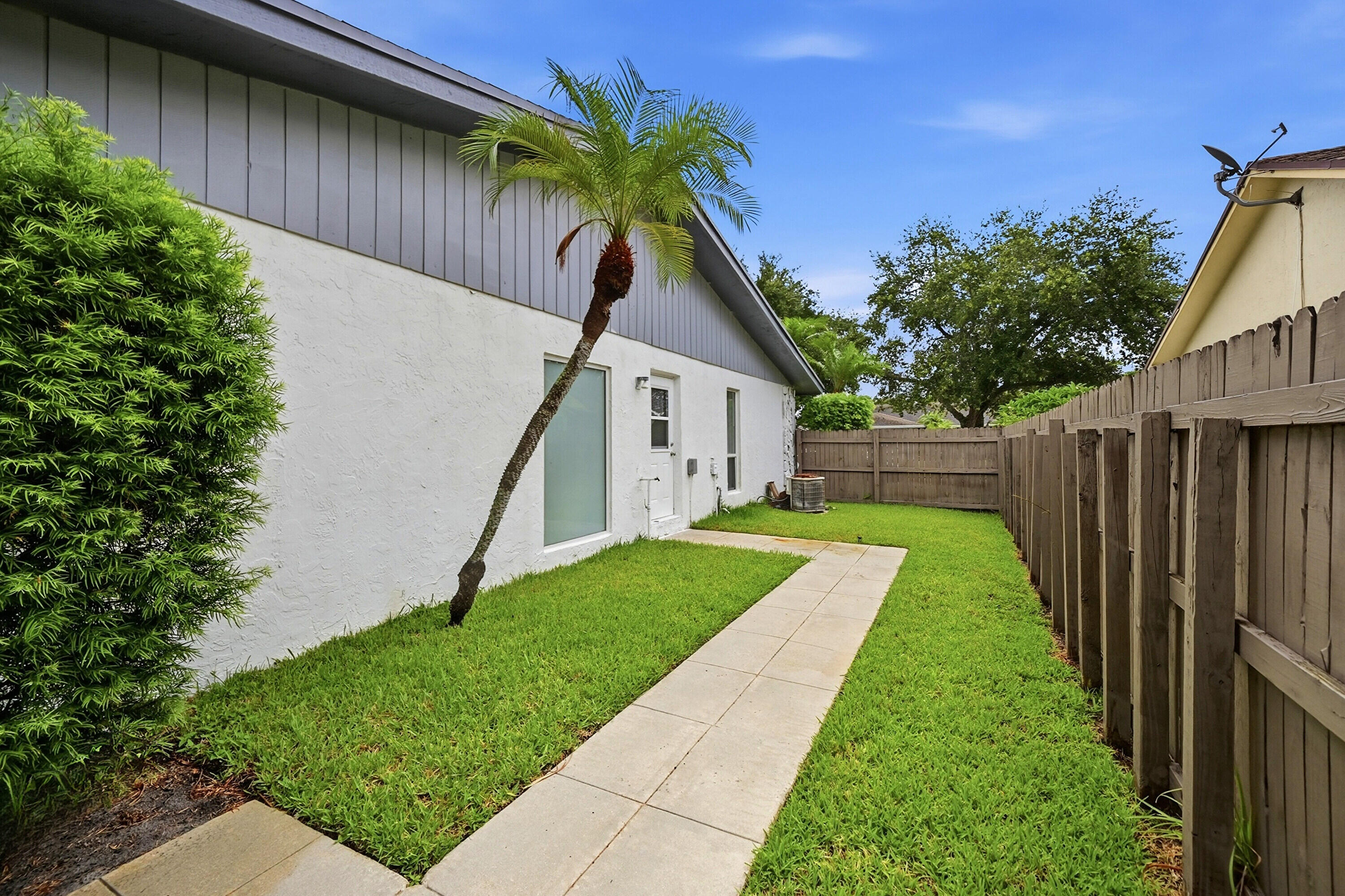 BOCA MADERA UNIT 2 - Residential