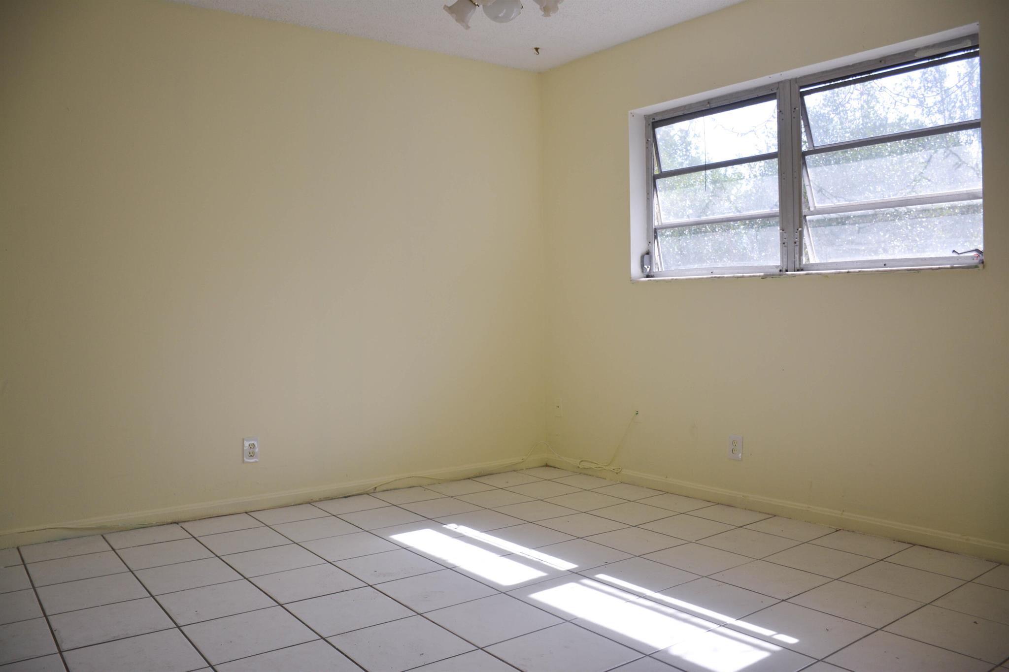ORANGE TERRACE - Residential Lease