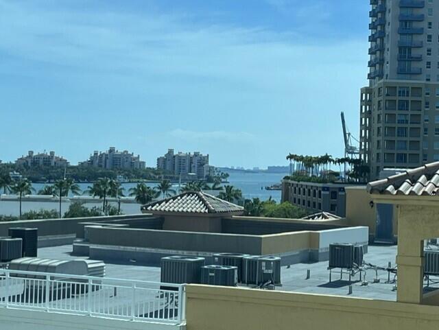 THE COSMOPOLITAN RESIDENCES ON - Residential