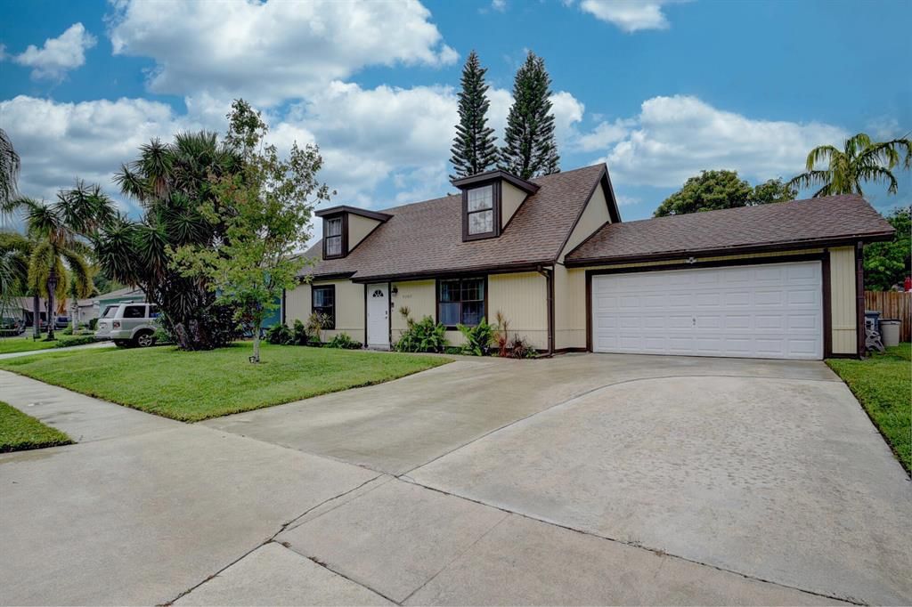 Photo of 9280 Longmeadow Circle, Boynton Beach, FL 33436 (MLS # R10728257)