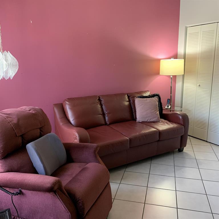 MEED RACQUET CLUB 4 - Residential