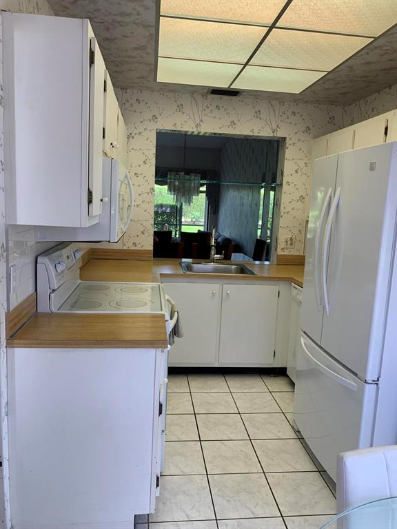 MEED RACQUET CLUB 4 - Residential