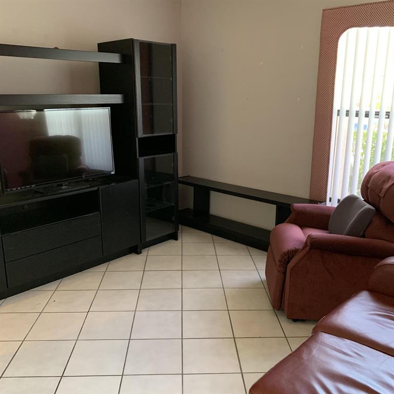 MEED RACQUET CLUB 4 - Residential