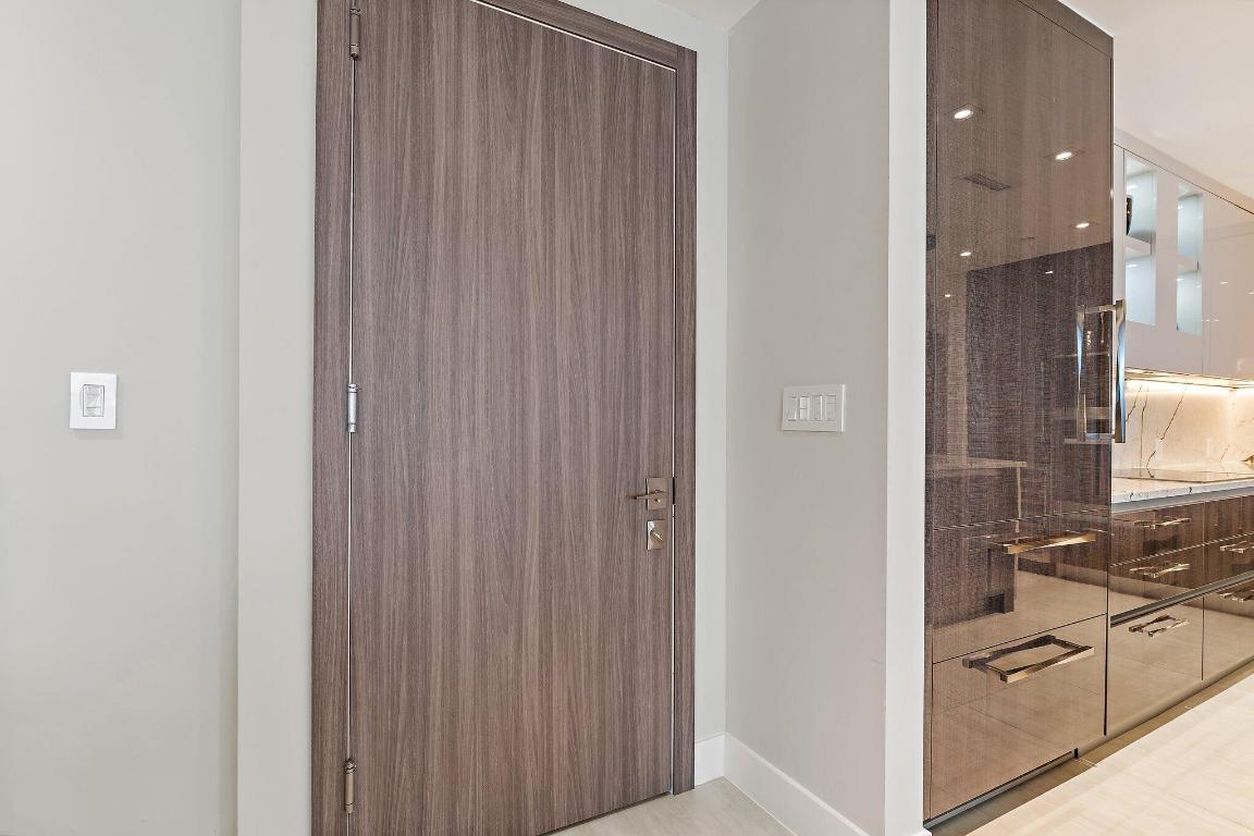 3100 N Ocean Drive P-1003