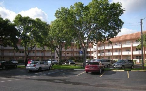 8861 Sunrise Lakes Blvd 305 Sunrise FL 33322