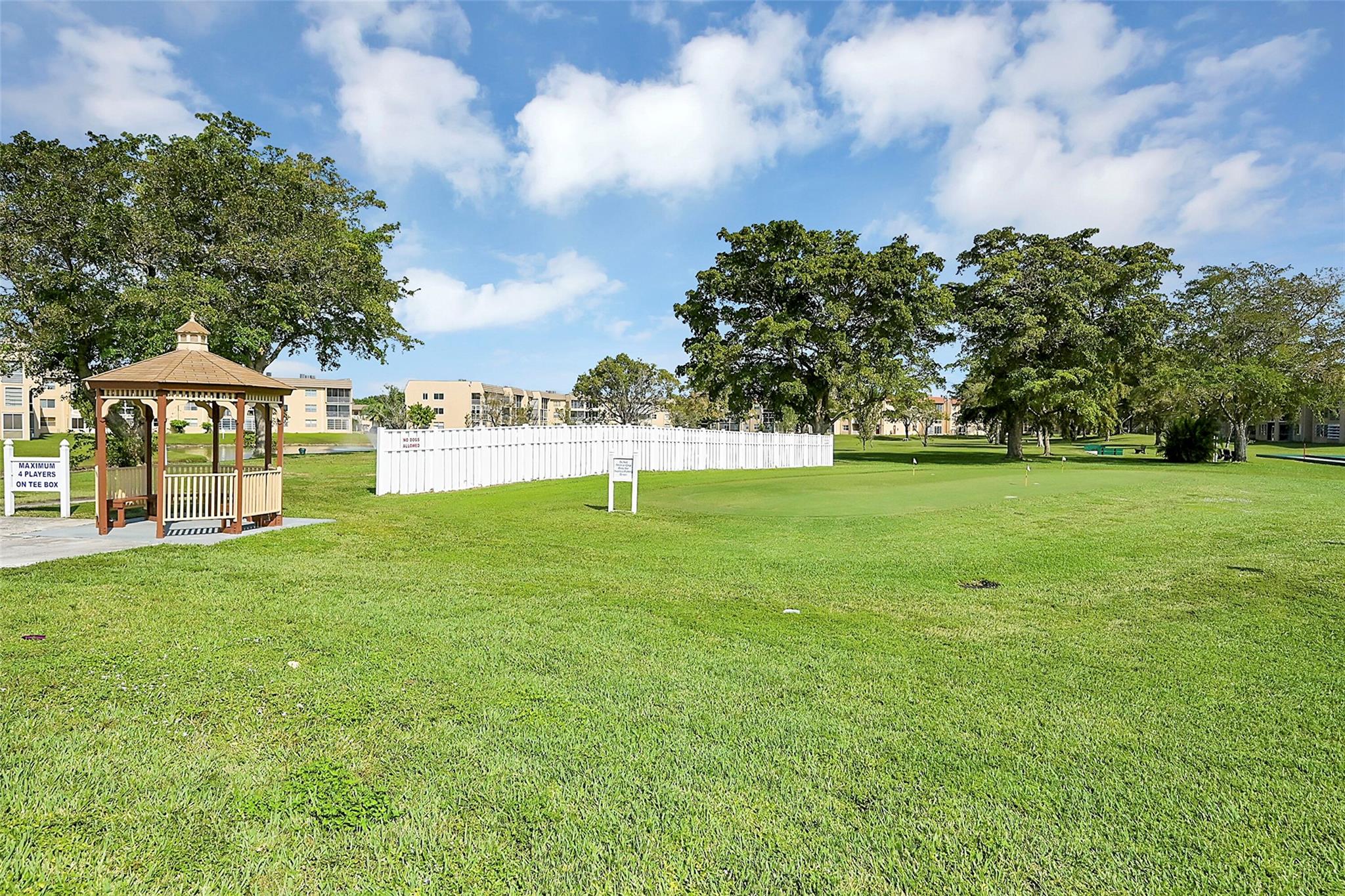 8861 Sunrise Lakes Blvd 305