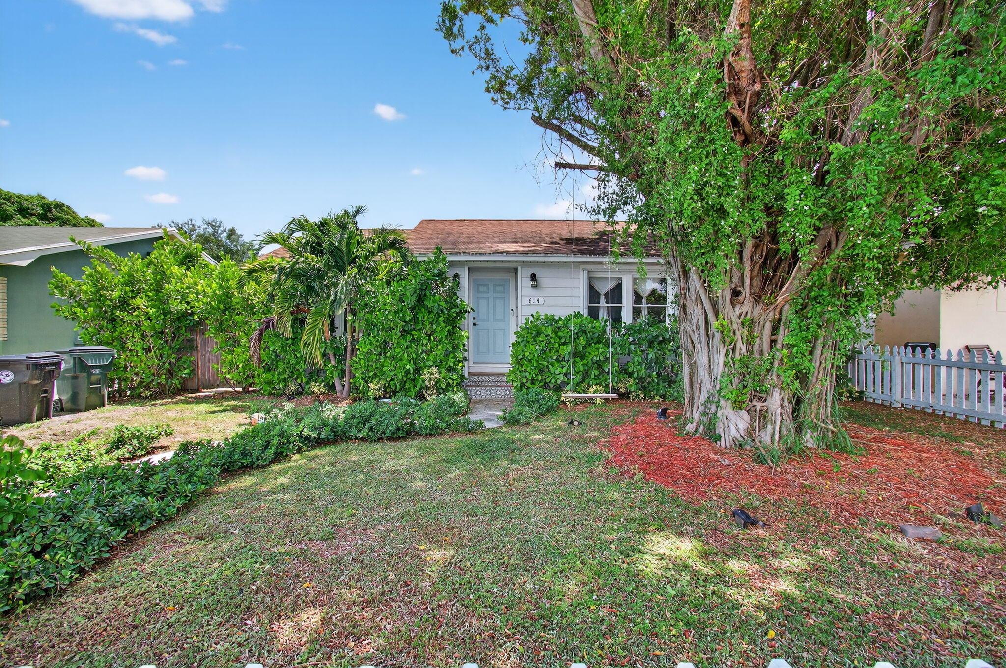 LAKE WORTH TOWN OF - Residential