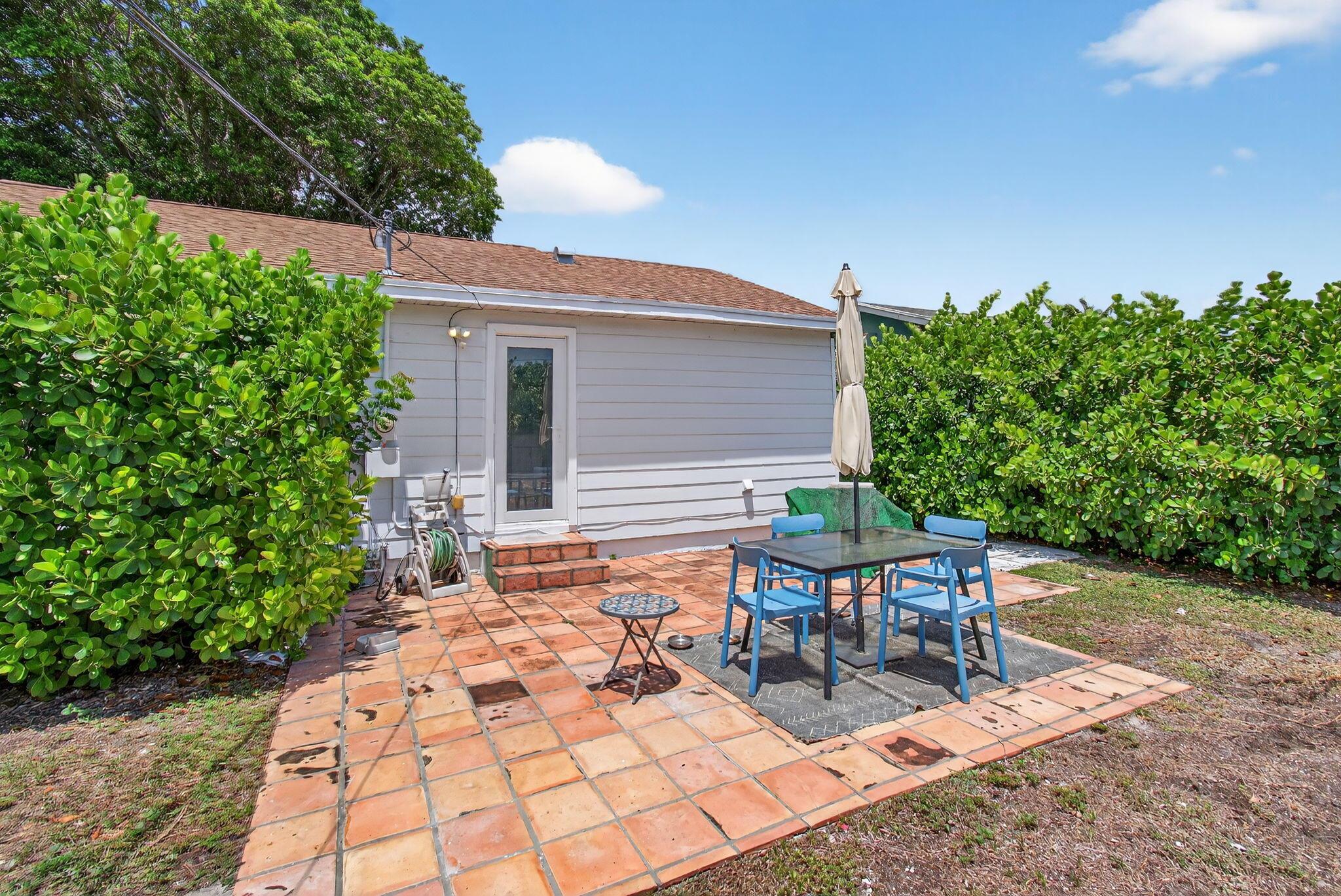 LAKE WORTH TOWN OF - Residential