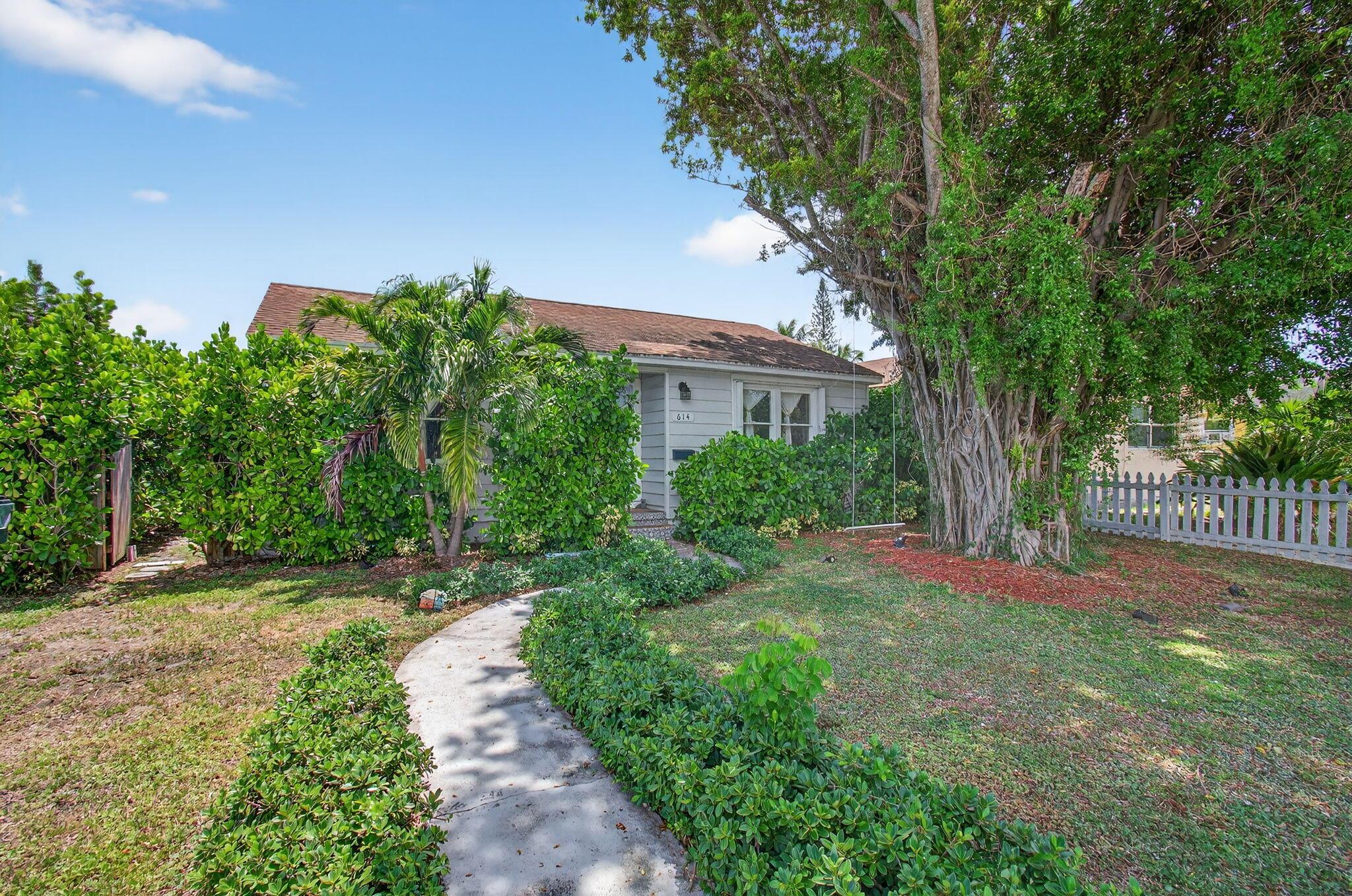 LAKE WORTH TOWN OF - Residential
