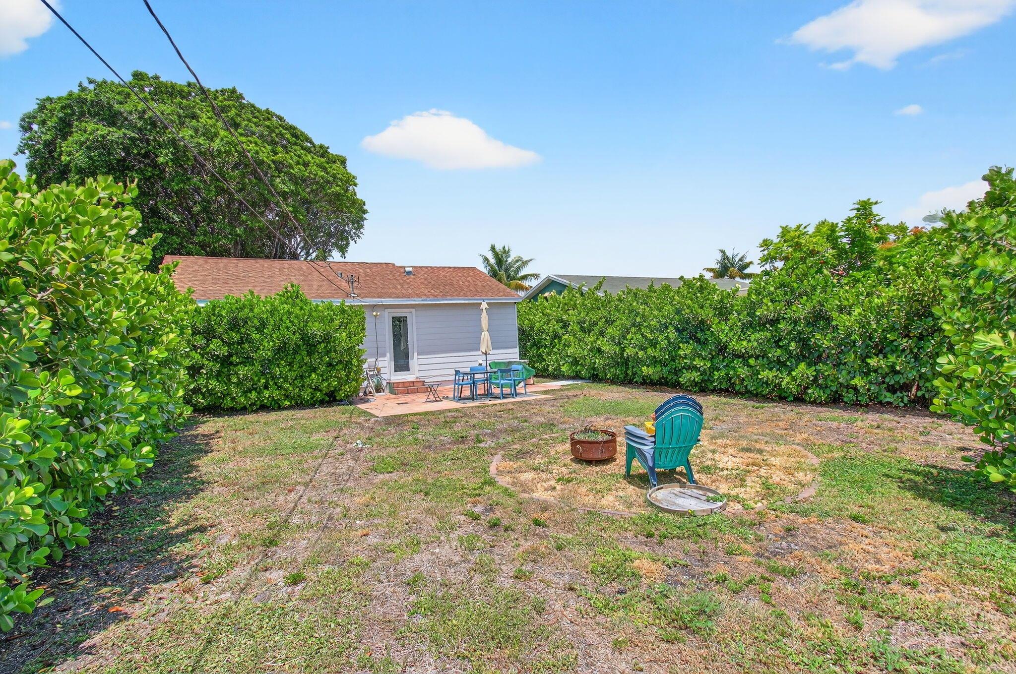 LAKE WORTH TOWN OF - Residential