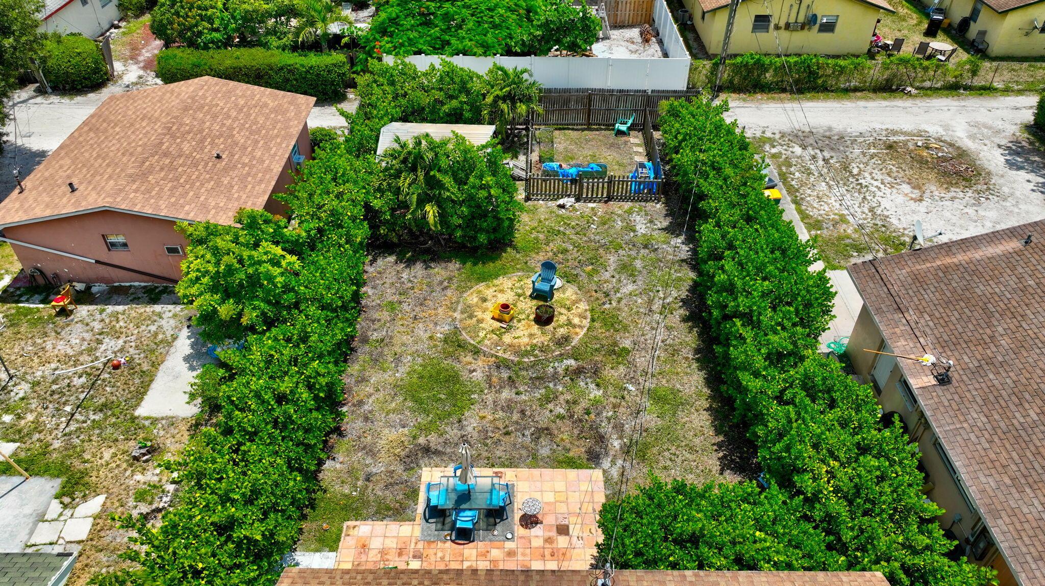 LAKE WORTH TOWN OF - Residential