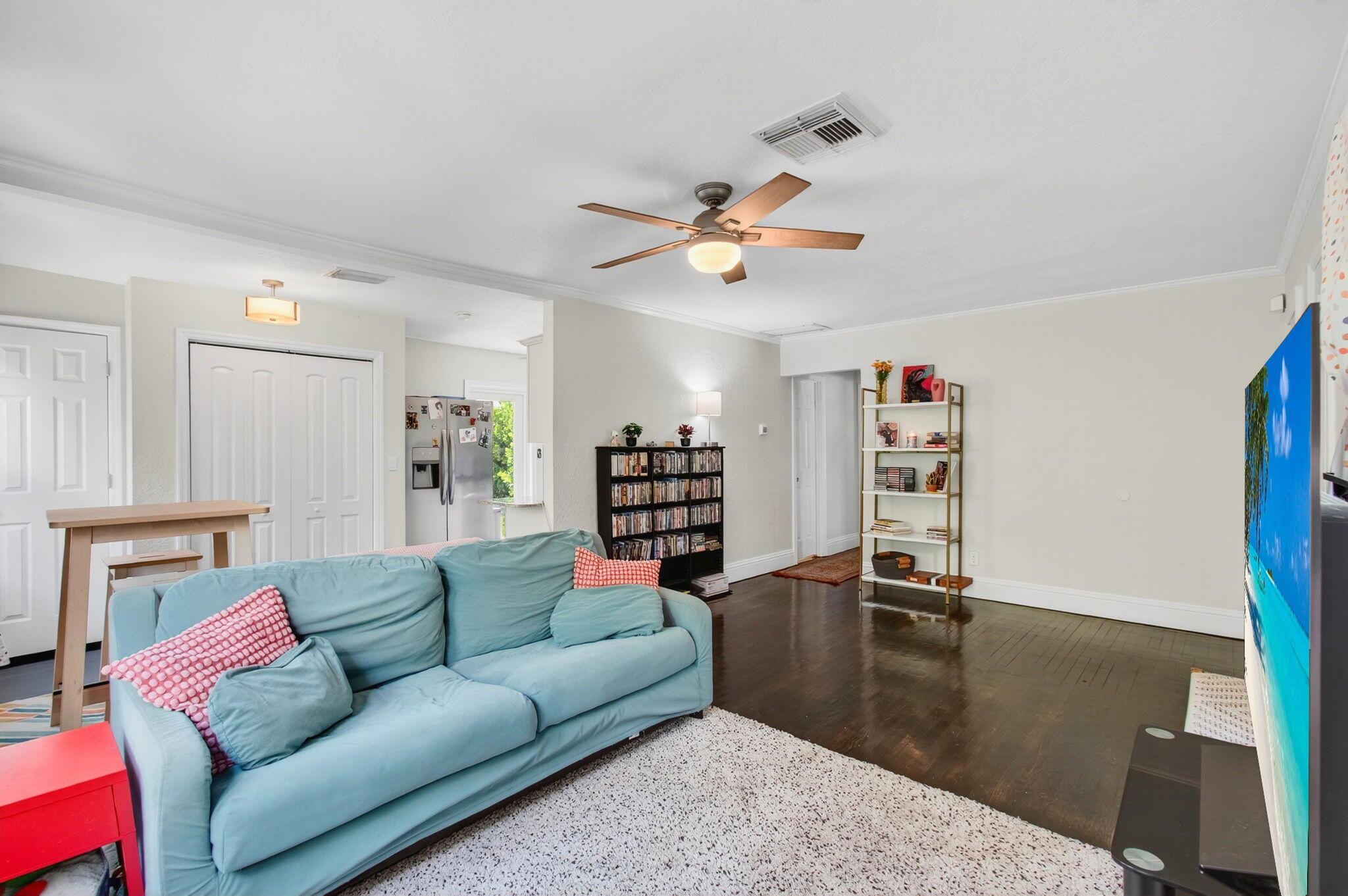 LAKE WORTH TOWN OF - Residential