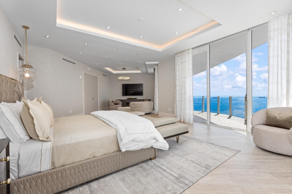 Four Seasons - Residential