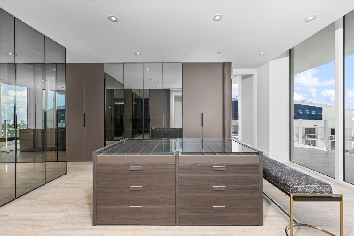 Four Seasons - Residential