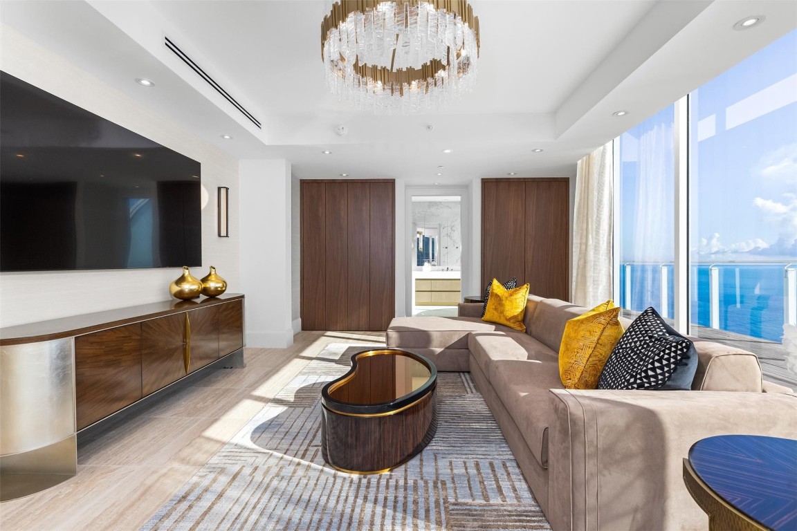 Four Seasons - Residential