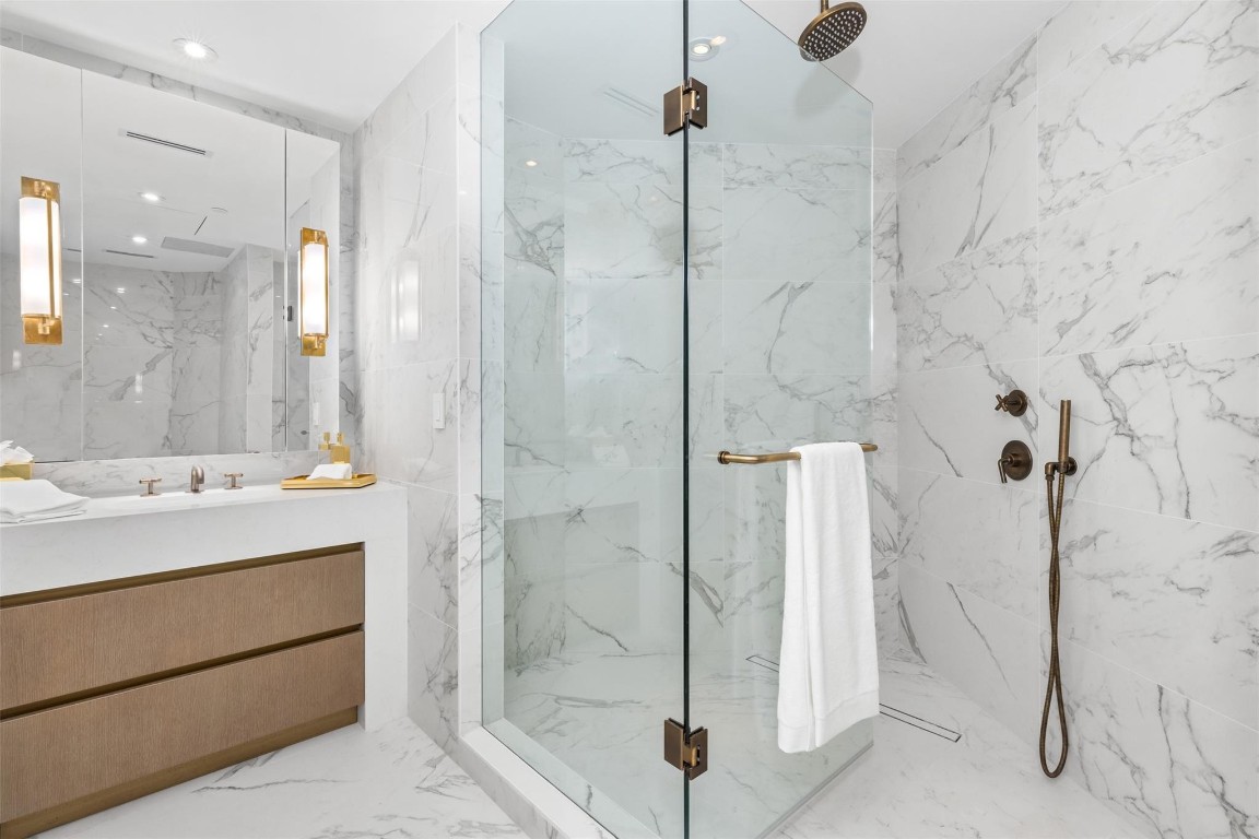 Four Seasons - Residential