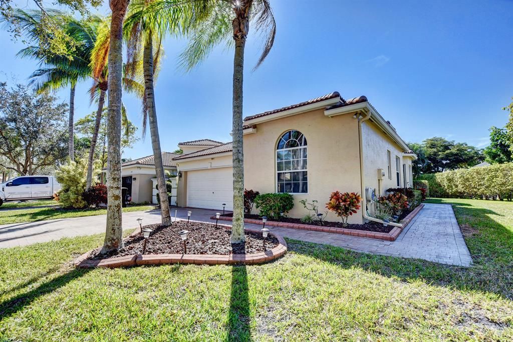 Photo of 2555 Sandy Cay, West Palm Beach, FL 33411 (MLS # R10689473)