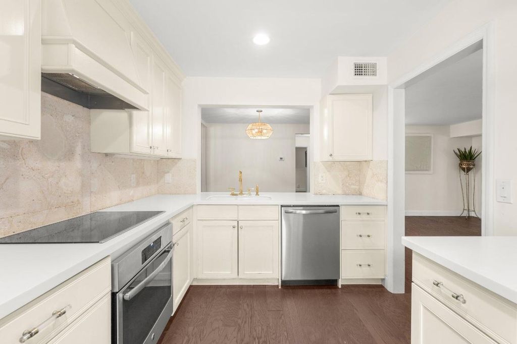 Photo of 5063 Heatherhill Lane #70, Boca Raton, FL 33486 (MLS # R10970732)