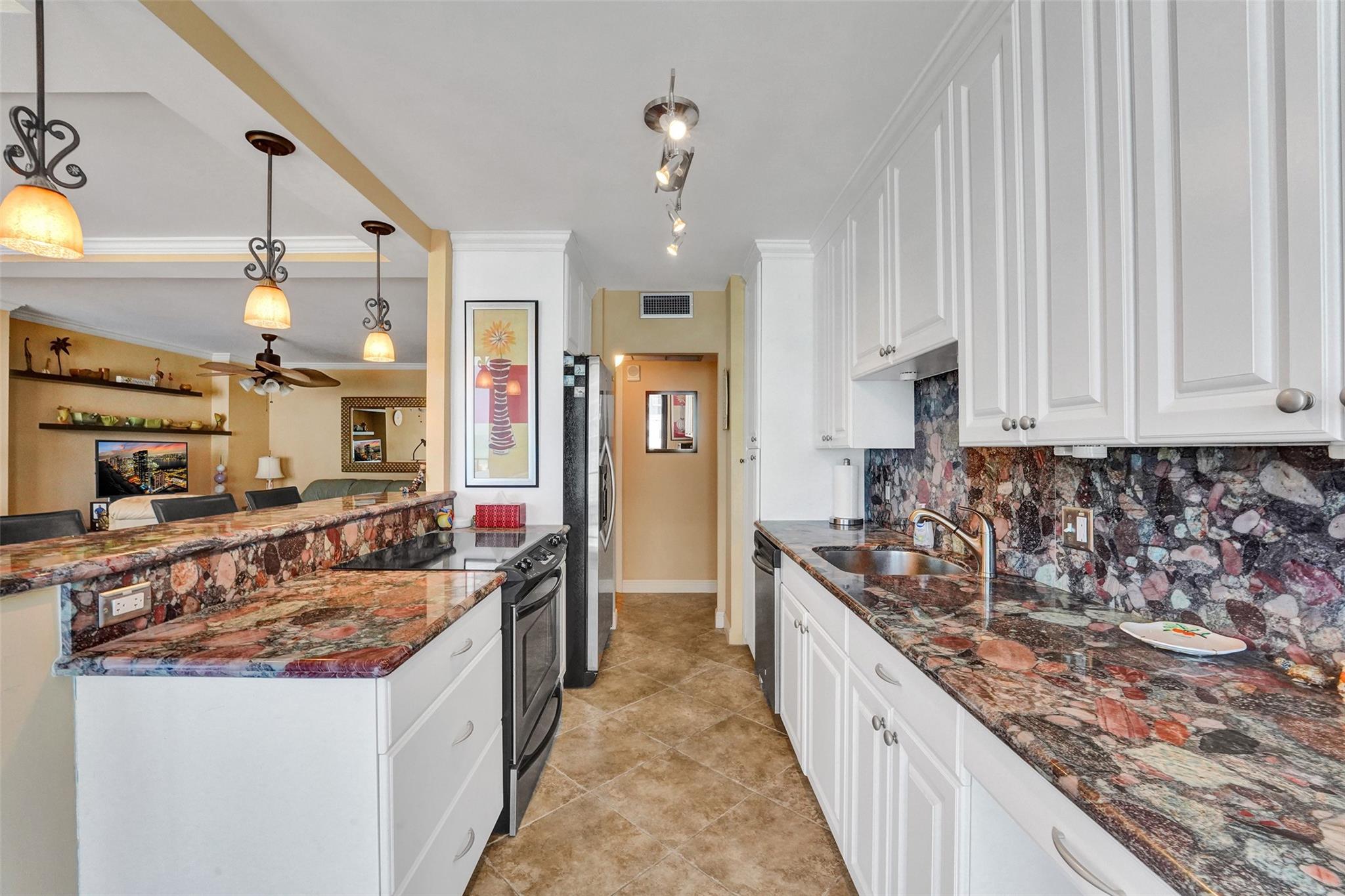 322 Buchanan St 1408