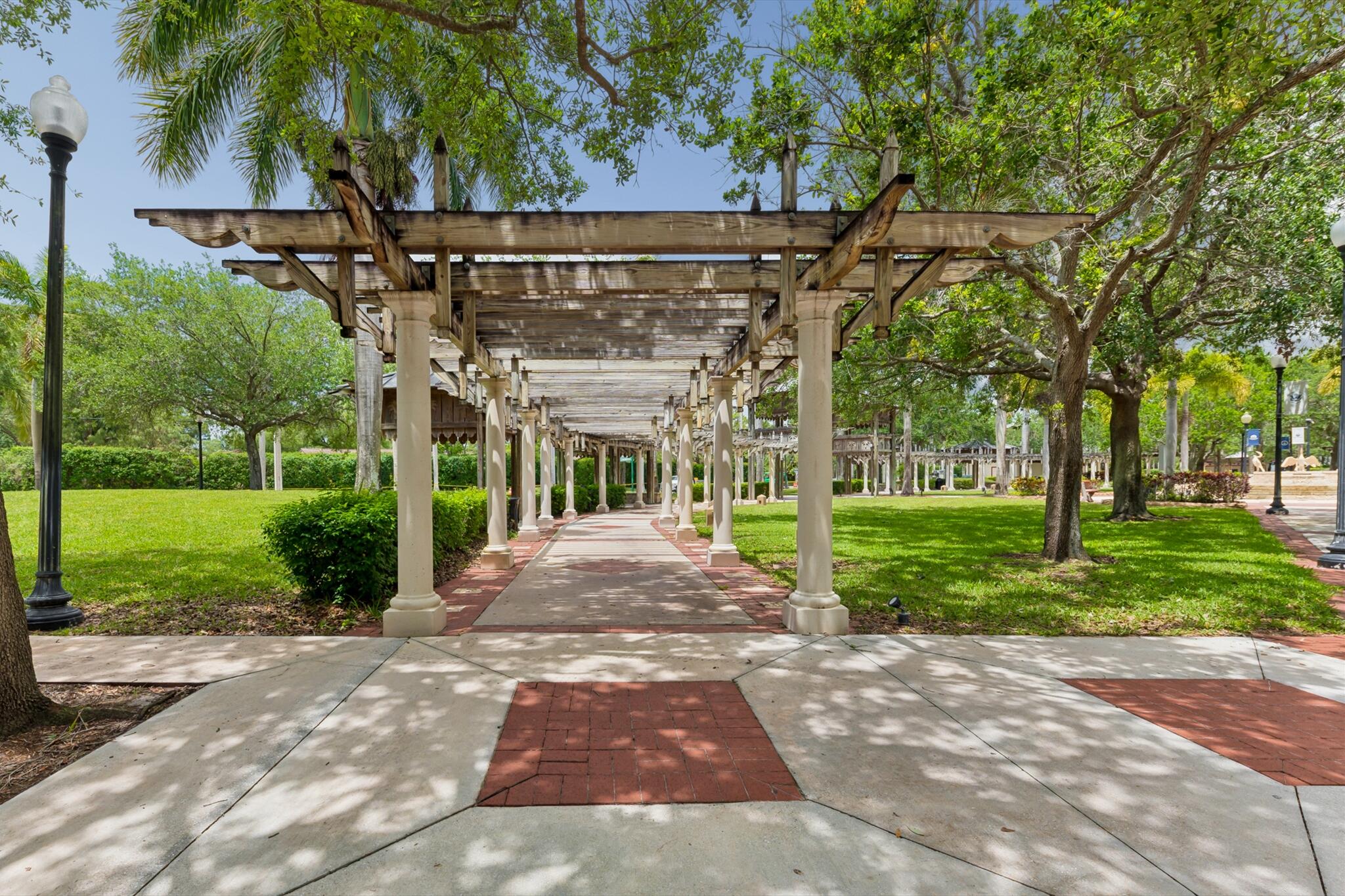 CHAROLAIS CONDO - Residential