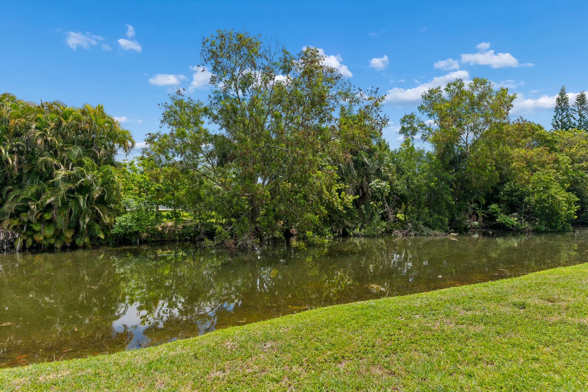 CHAROLAIS CONDO - Residential