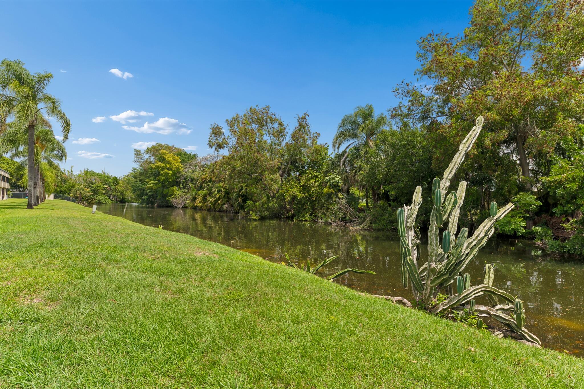 CHAROLAIS CONDO - Residential