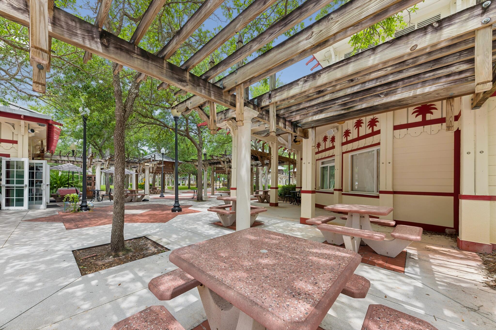 CHAROLAIS CONDO - Residential