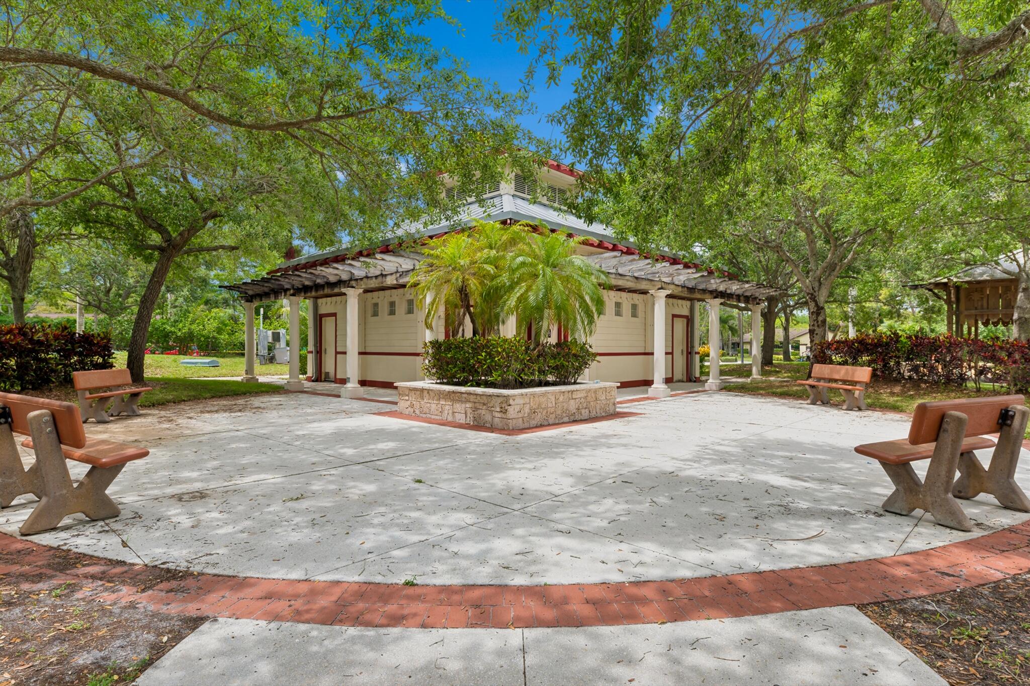 CHAROLAIS CONDO - Residential