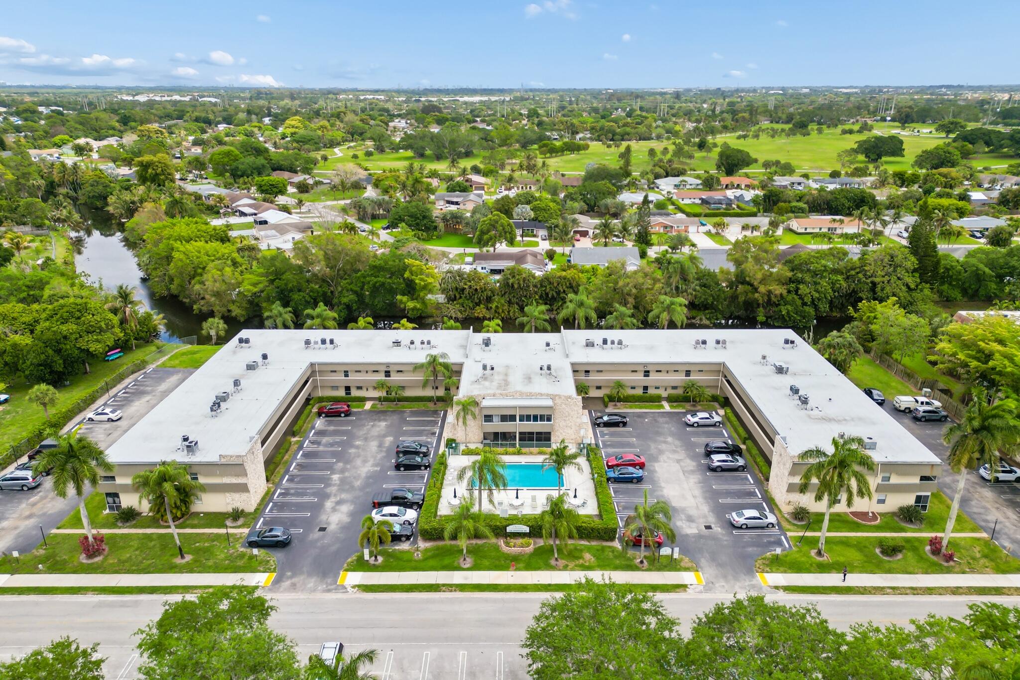 CHAROLAIS CONDO - Residential