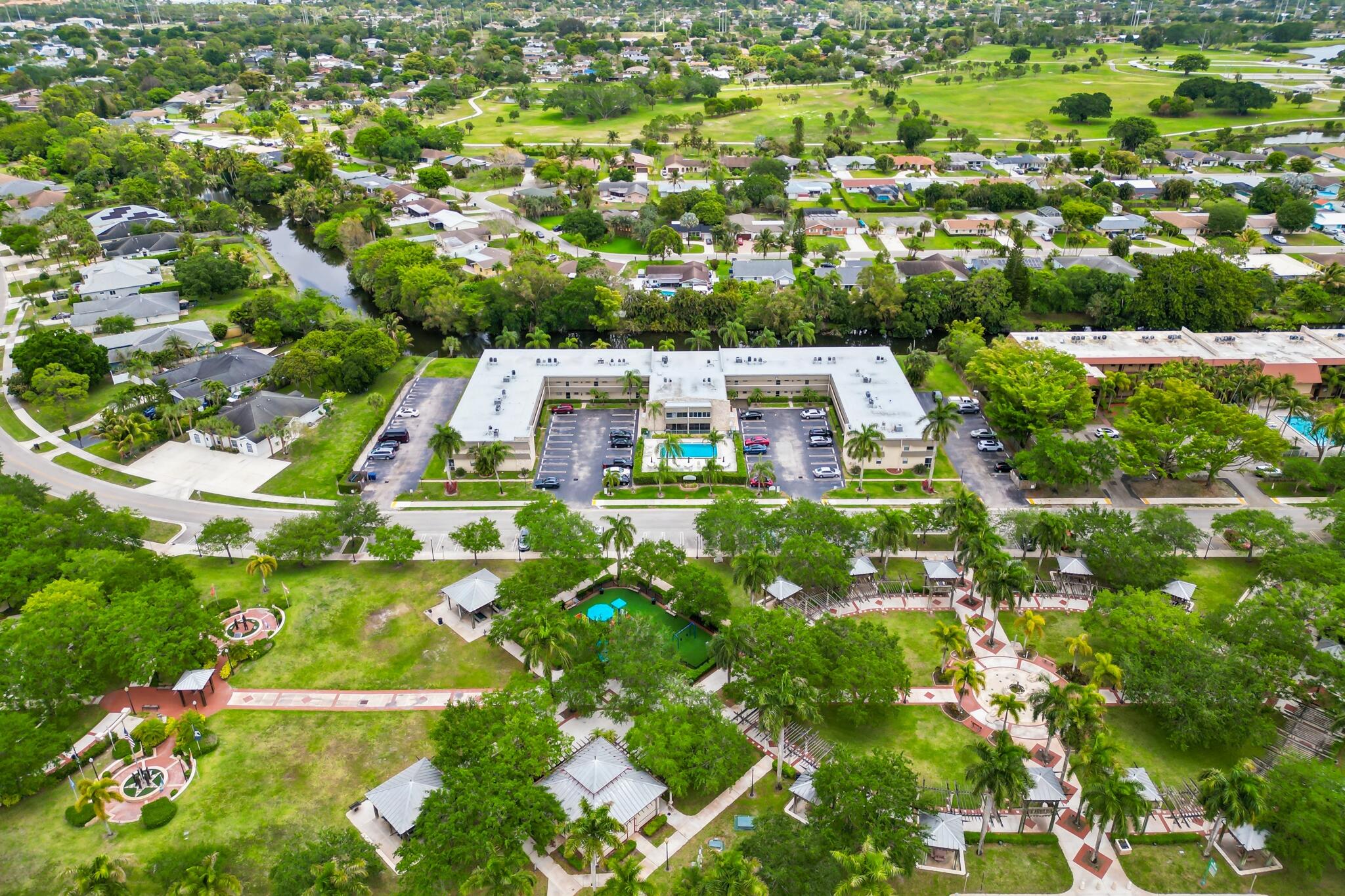 CHAROLAIS CONDO - Residential