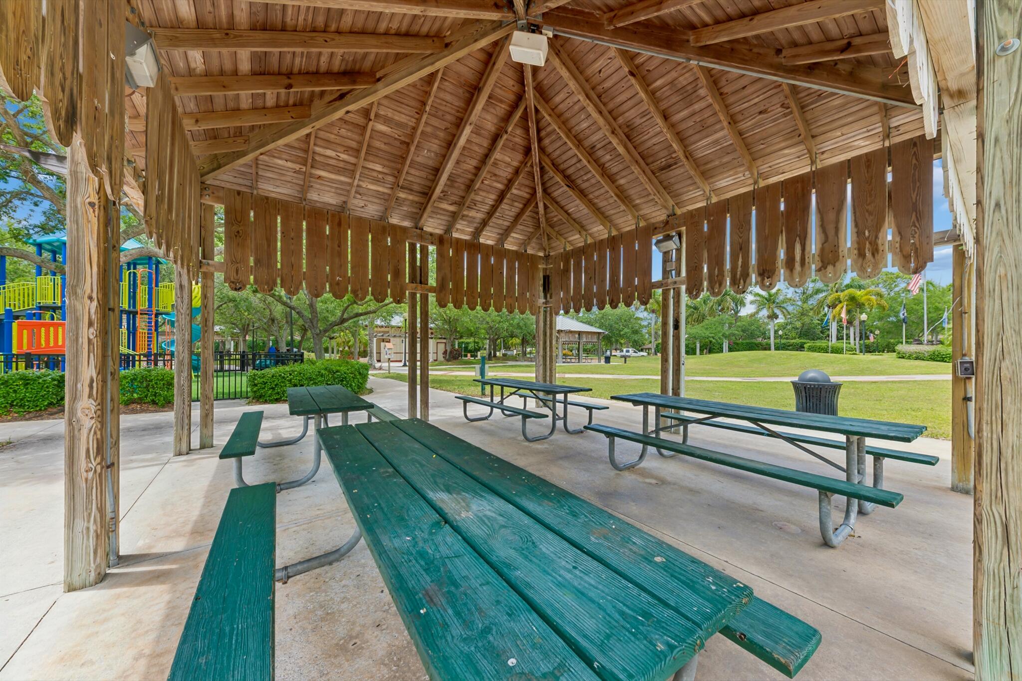 CHAROLAIS CONDO - Residential