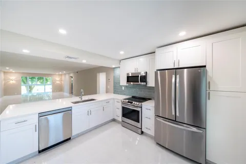MLS: F10411082