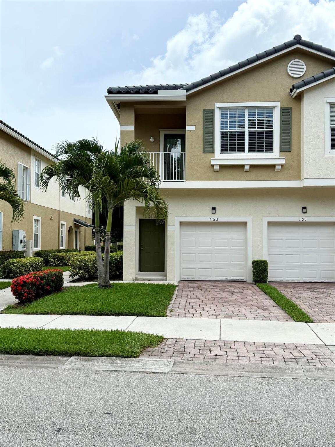 3051 SE Lexington Lakes Drive 202, Stuart, FL, 34994/$250,000 1 3051 SE Lexington Lakes Drive 202