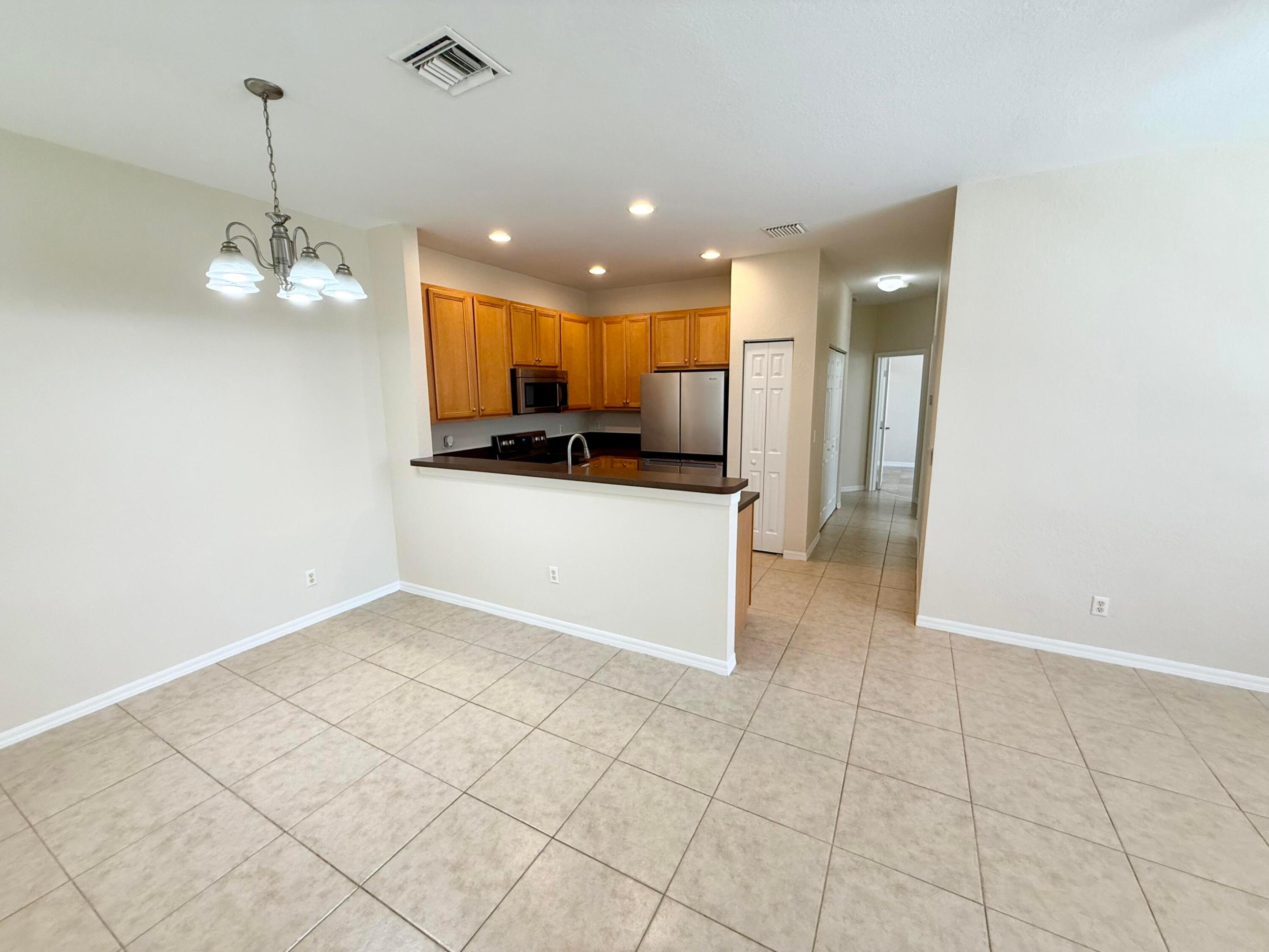 3051 SE Lexington Lakes Drive 202