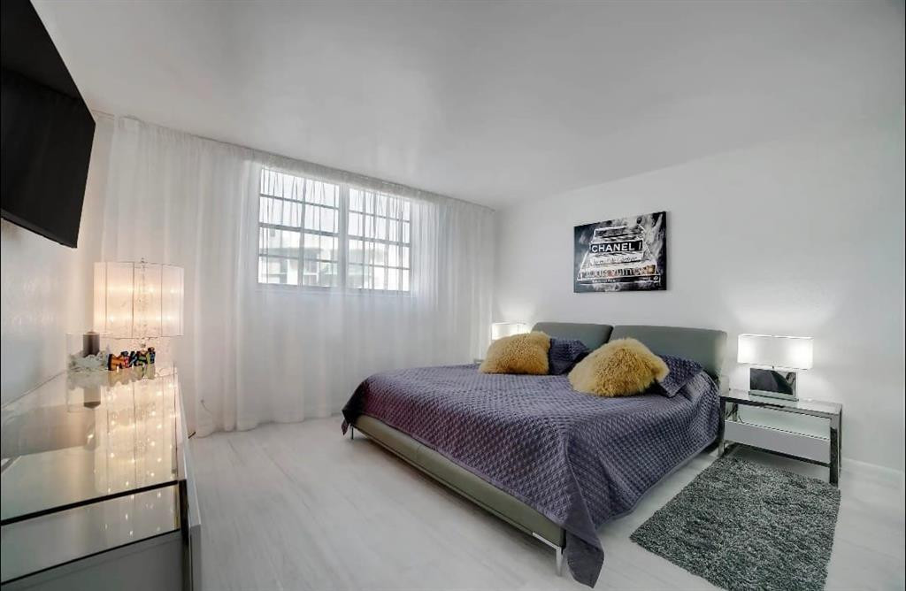 4001 S Ocean Drive 14