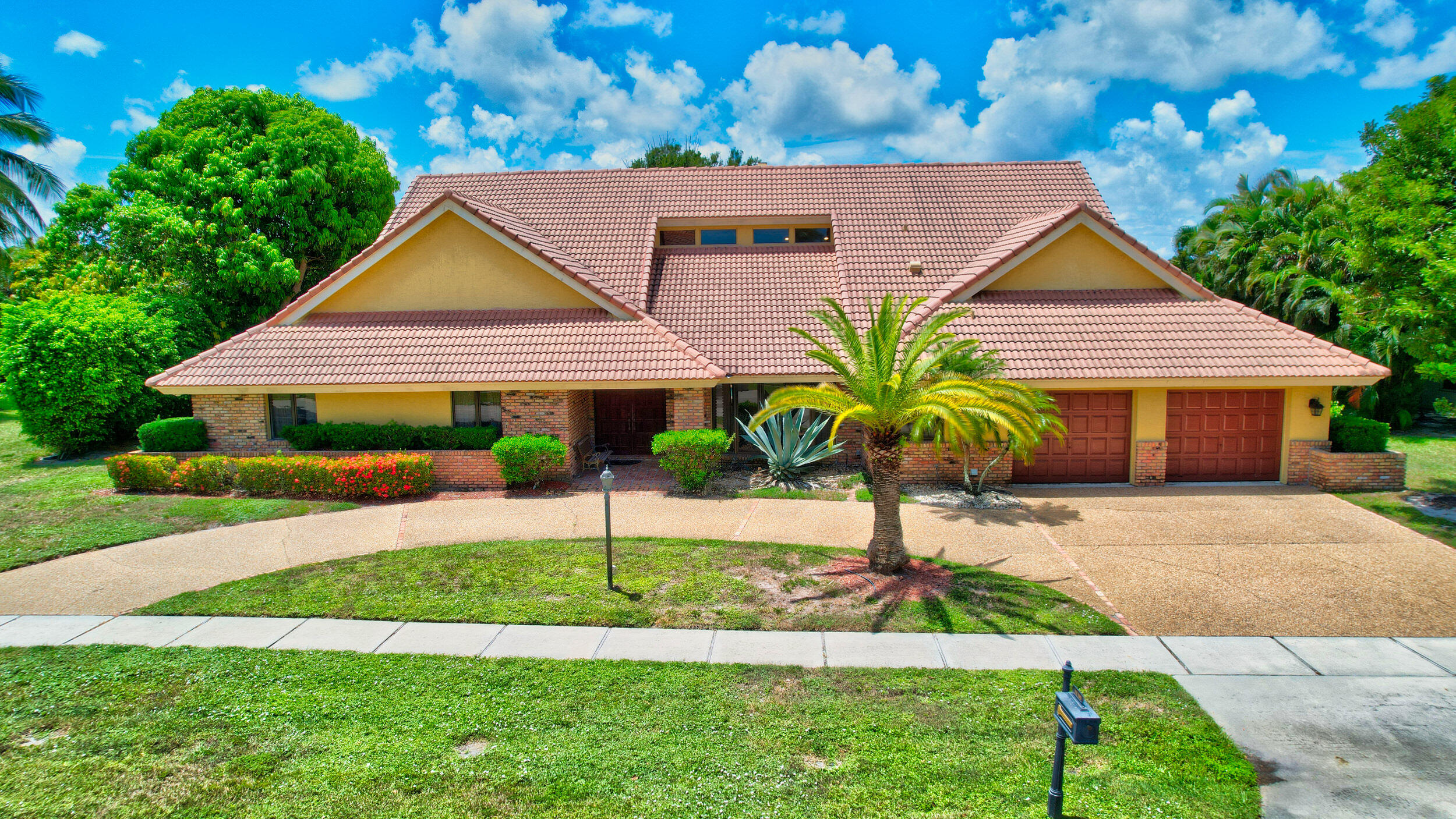 WOODFIELD HUNT CLUB - Residential