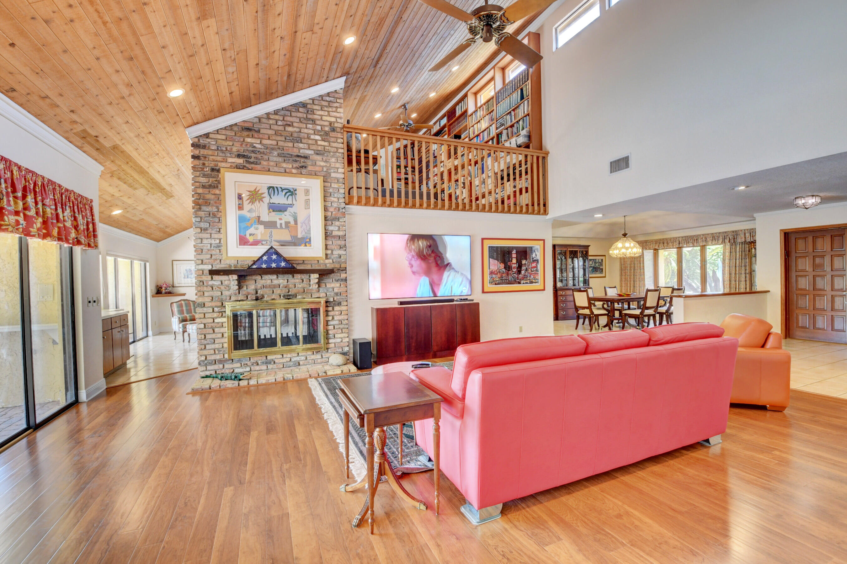 WOODFIELD HUNT CLUB - Residential