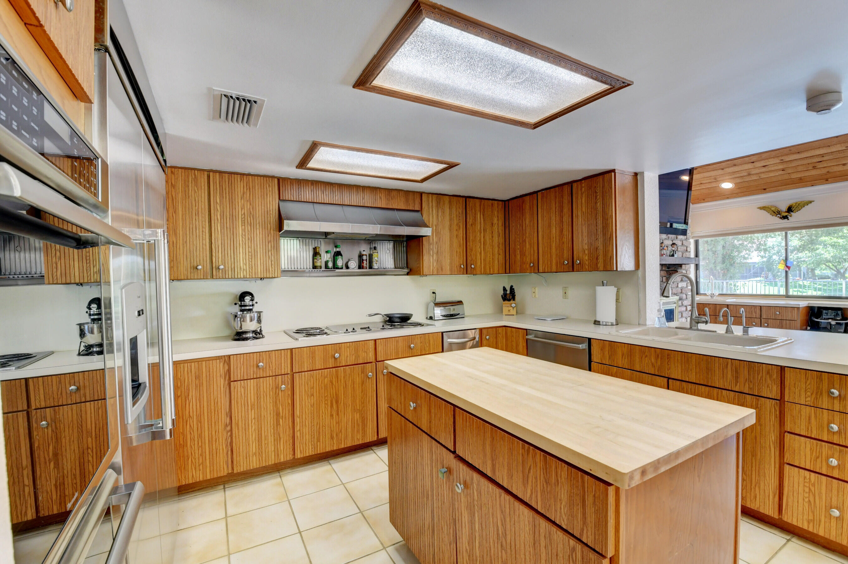 WOODFIELD HUNT CLUB - Residential