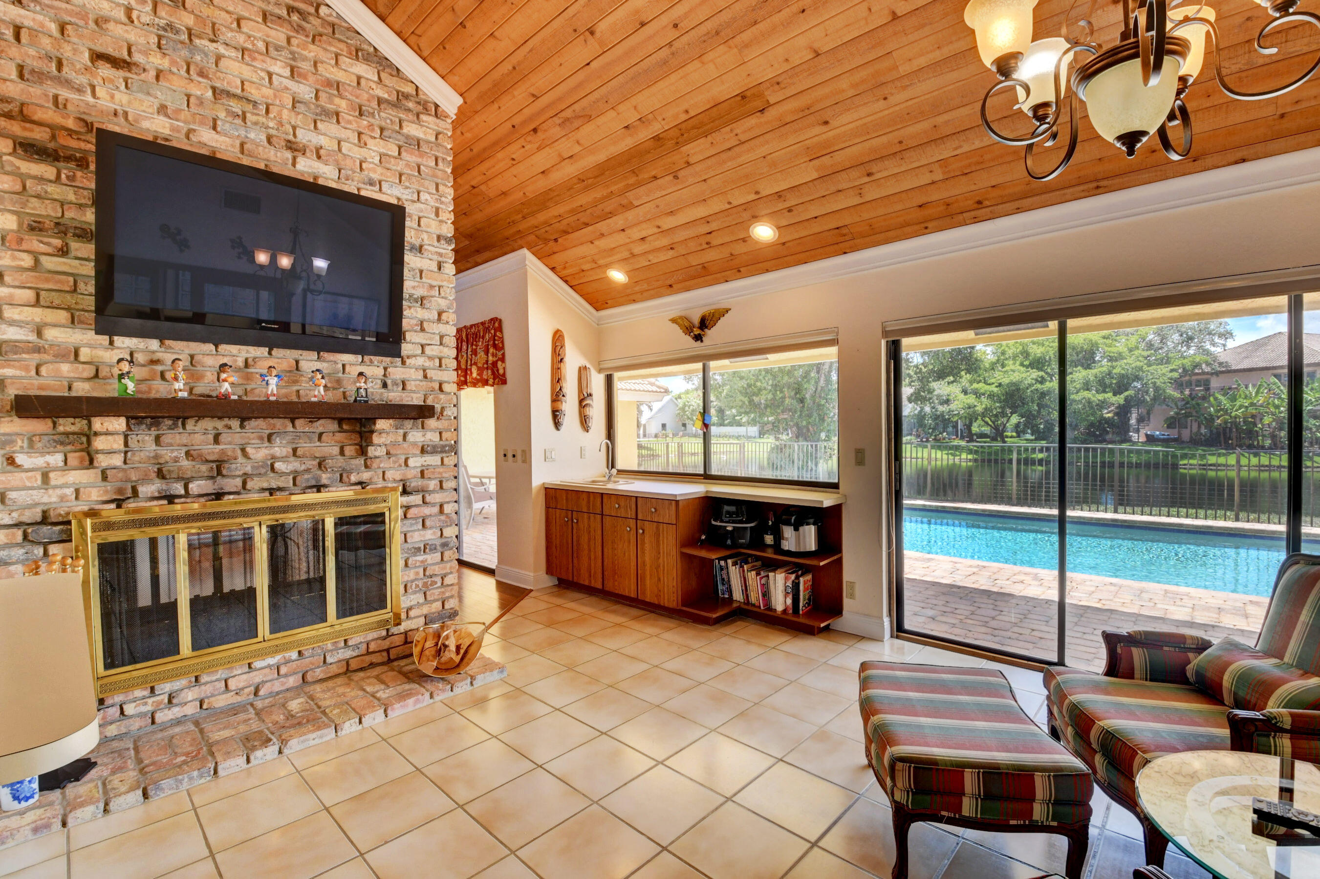 WOODFIELD HUNT CLUB - Residential