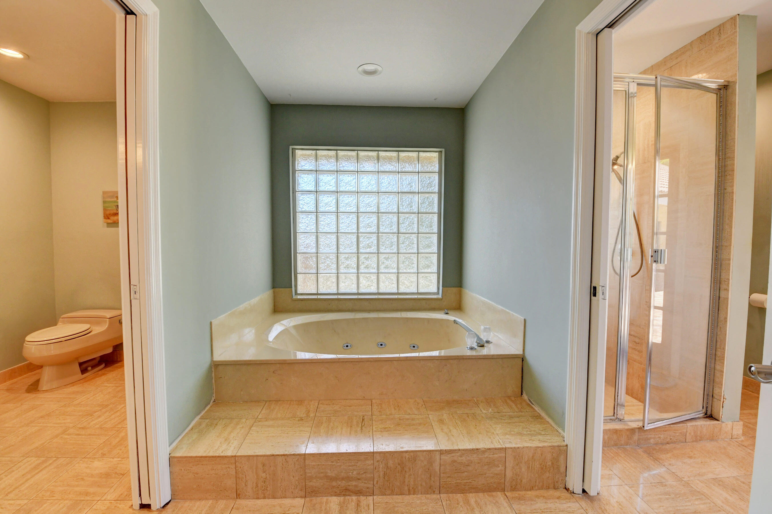 WOODFIELD HUNT CLUB - Residential