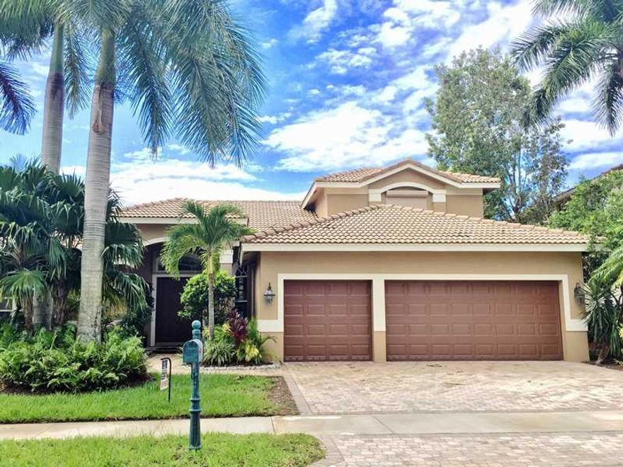 GREAT HOME IN EXCLUSIVE VICTORIA POINTE IN WHCC WITH SERENE WATER VIEWS, FRESHLY PAINTED INSIDE & OUT. GREAT FUNCTIONAL FLOORPLAN. DOWNSTAIRS: MASTER QUARTERS, 3 BEDROOMS + 2 FULL BATHROOMS. UPSTAIRS: 1 BEDROOM, 1 BATHROOM AND A HUGE BONUS ROOM. LOTS OF S TORAGE, 3 CAR GARAGE, CENTRAL VACUUM SYSTEM, S/S APPLIANCES, NEW A/C UNITS, ACCORDION SHUTTERS, SOLAR-HEATED SALT-SYSTEM POOL, TROPICAL LANDSCAPING, ALARM SYSTEM. "A" WESTON SCHOOLS. HOME SERVICE CONTRACT & POOL CARE INCLUDED IN RENT, READY FOR OCCUPANCY!