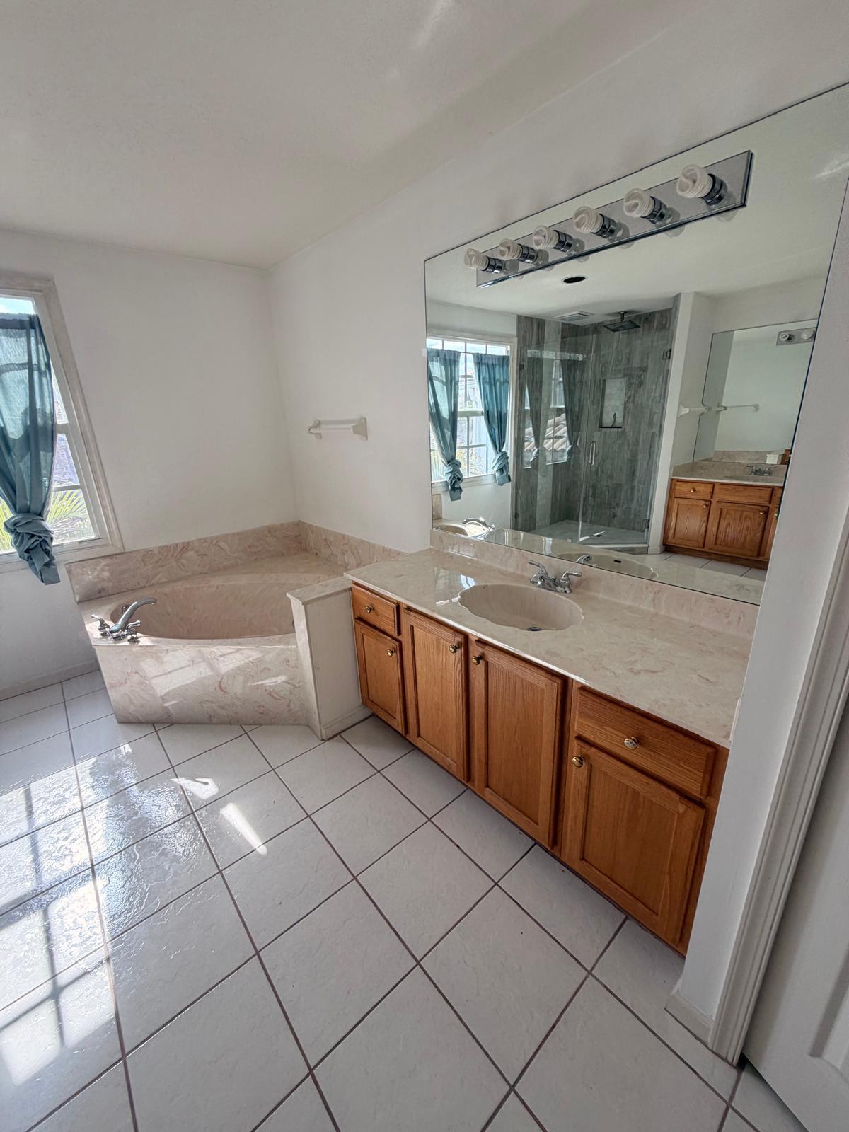 AVONDALE - Residential Lease