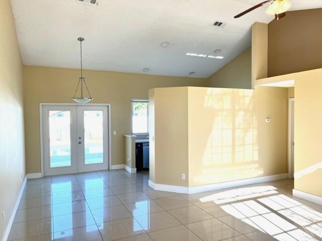 PORT ST LUCIE SECTION 8 - Residential