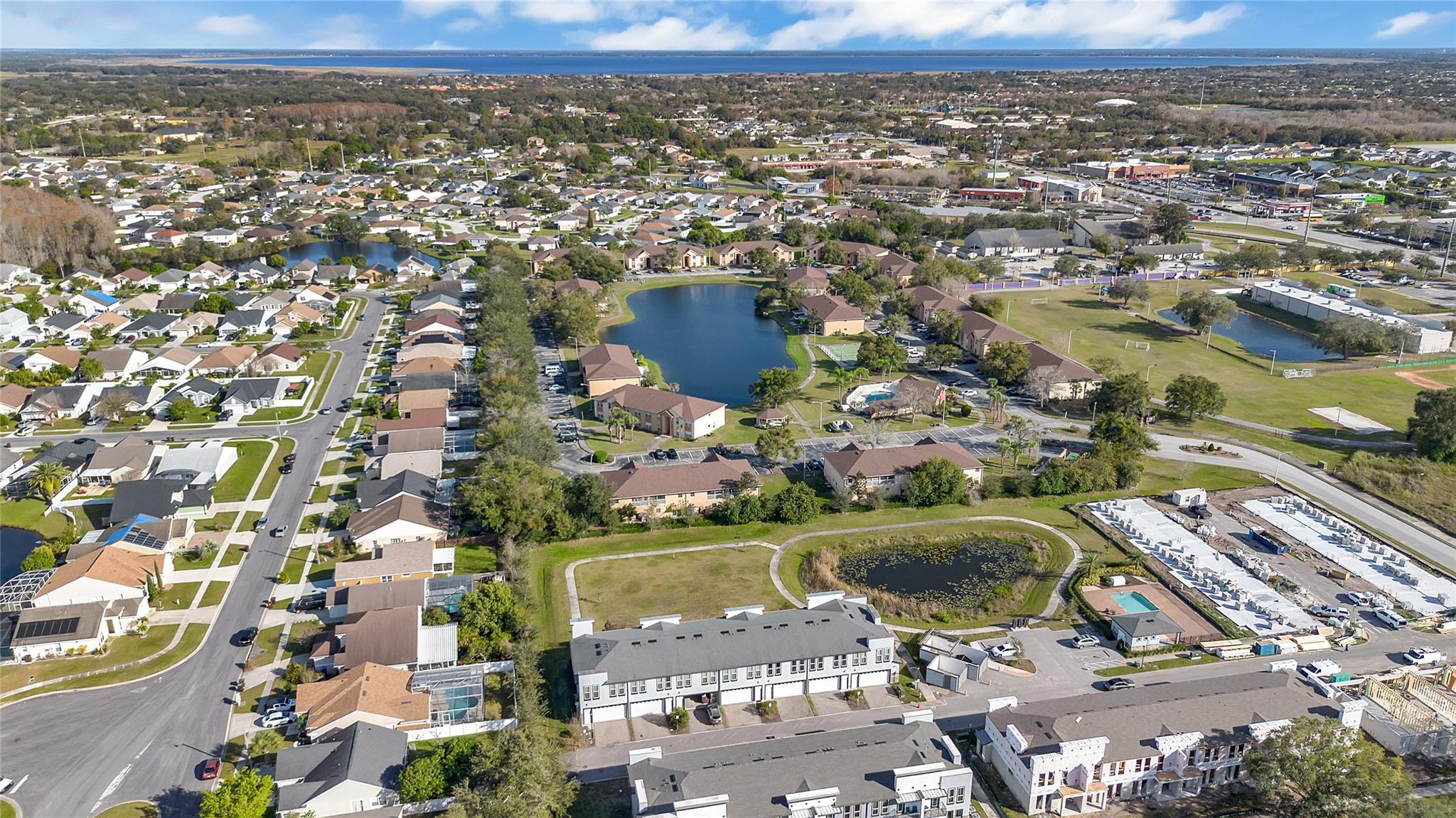 CONDO SOHO AT LAKESIDE - Residential