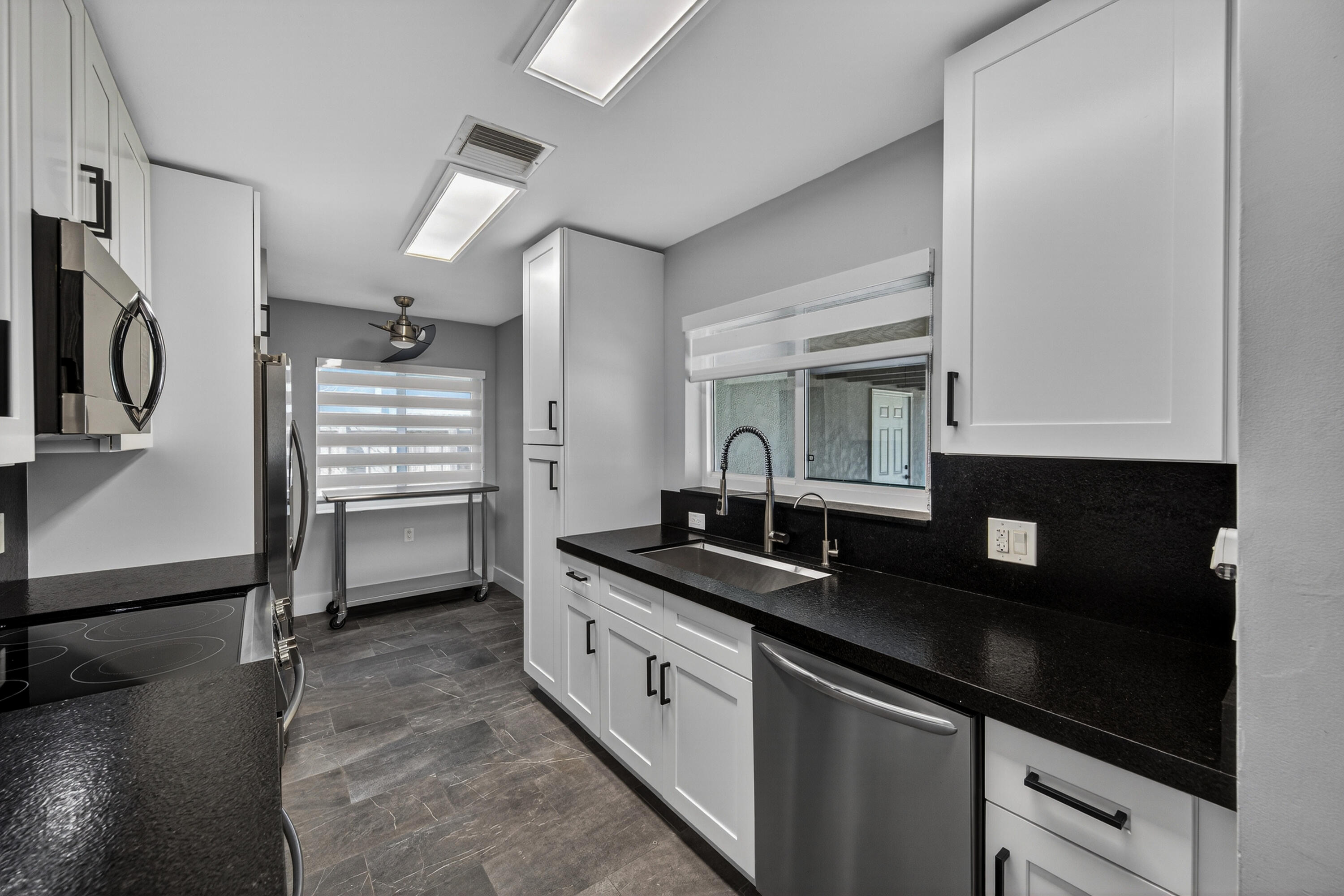 CORAL POINT - Residential