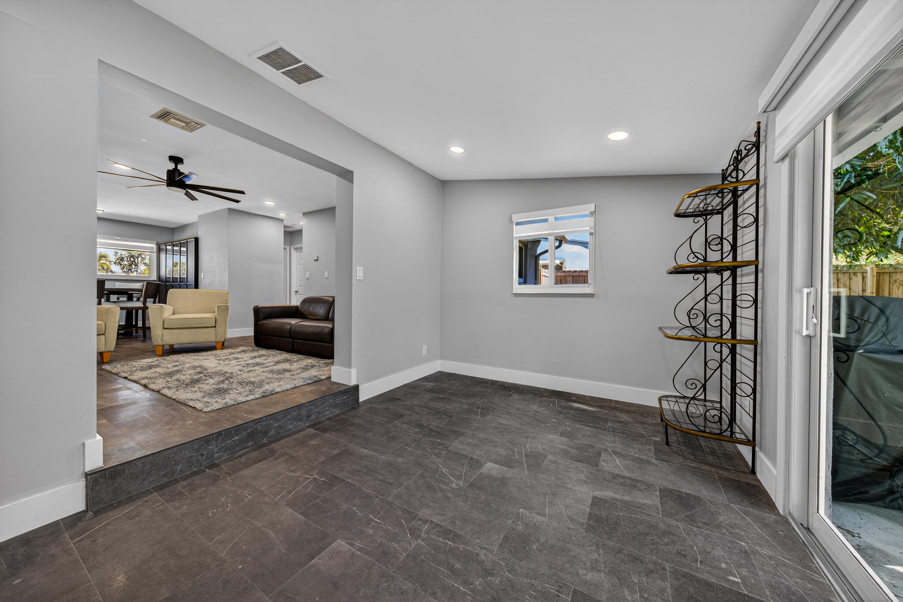 CORAL POINT - Residential